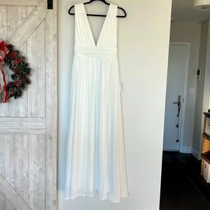 Super flattering white dress - great for wedding